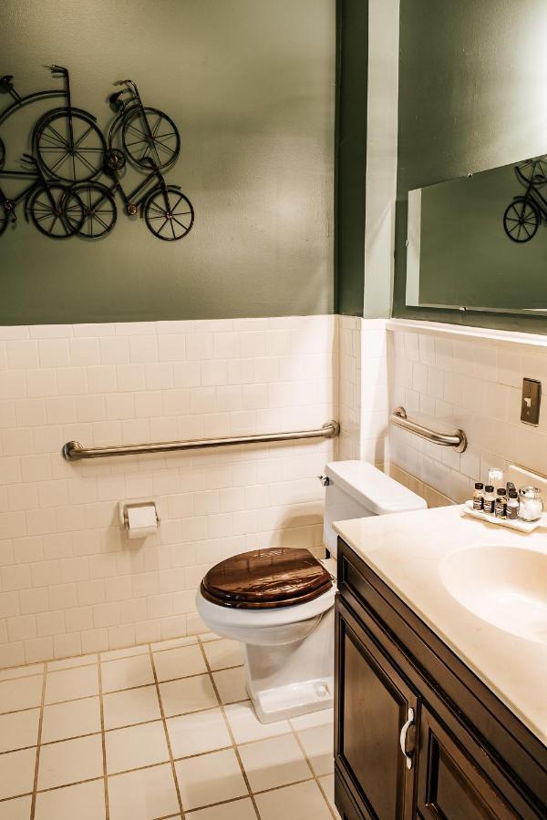 Heritage House Bed & Breakfast - Boutique Adults-Only Inn ไอเพไลกา ภายนอก รูปภาพ