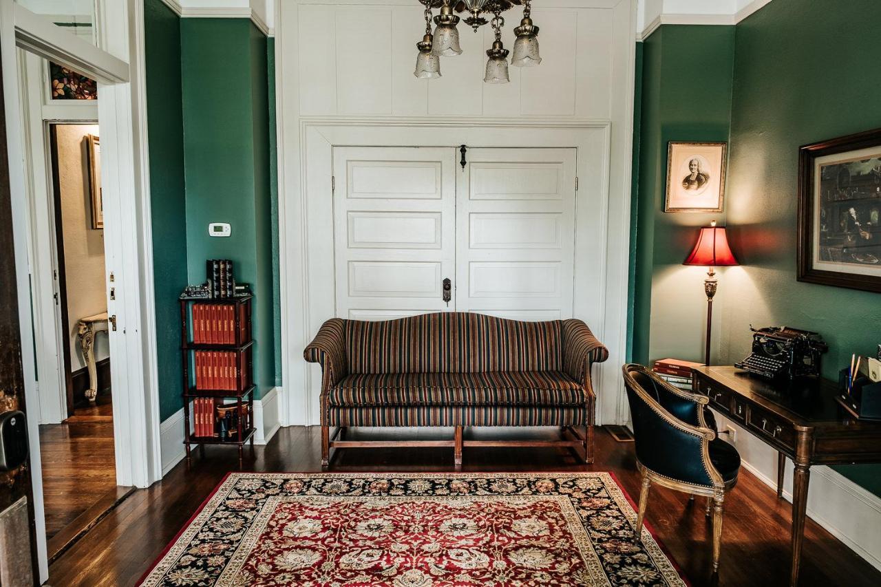 Heritage House Bed & Breakfast - Boutique Adults-Only Inn ไอเพไลกา ภายนอก รูปภาพ